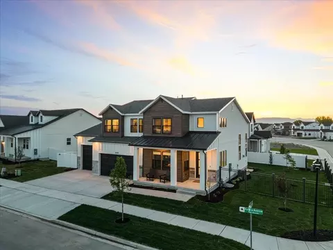 Exterior - 2458 W Aurora Ave, Mapleton, UT 84664 photo 3 of 10