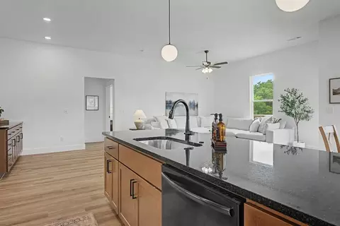 Kitchen - 805 Klenc Rd, Springdale, AR 72762 photo 16 of 16