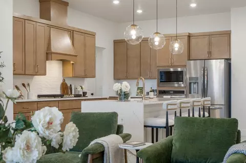 Kitchen - 805 Klenc Rd, Springdale, AR 72762 photo 5 of 16