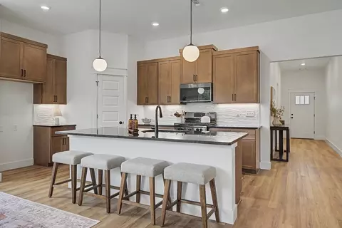 Kitchen - 805 Klenc Rd, Springdale, AR 72762 photo 13 of 16