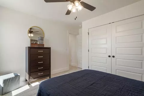 Bedroom - 805 Klenc Rd, Springdale, AR 72762 photo 4 of 11
