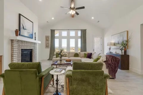 Living - 805 Klenc Rd, Springdale, AR 72762 photo 1 of 8
