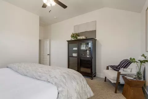 Bedroom - 805 Klenc Rd, Springdale, AR 72762 photo 6 of 11
