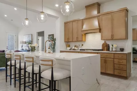 Kitchen - 805 Klenc Rd, Springdale, AR 72762 photo 2 of 16