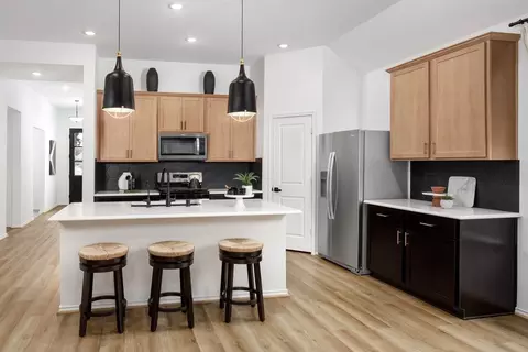 Kitchen - 407 Aztec Cave Dr, New Caney, TX 77357 photo 5 of 7