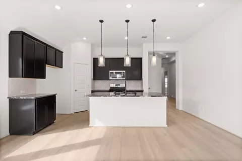 Kitchen - 407 Aztec Cave Dr, New Caney, TX 77357 photo 2 of 7