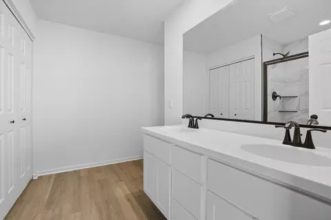 Bath - 6874 E 103rd Ln, Winfield, IN 46307 photo 3 of 10