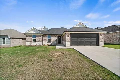 1701 Forestdale Blvd, Whitehouse, TX 75791