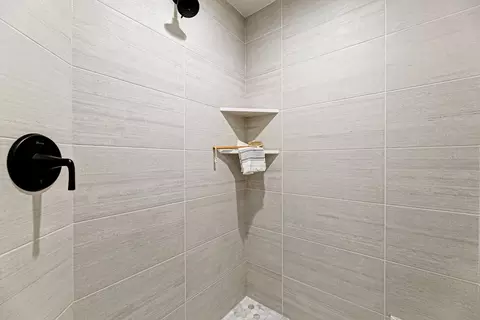 Bath - 6623 W Sollas Dr, Eagle, ID 83616 photo 4 of 4