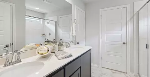 Entry Way - 1806 Apache Cir, Cleburne, TX 76033 photo 12 of 14