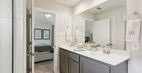 Entry Way - 1806 Apache Cir, Cleburne, TX 76033 photo 14 of 14