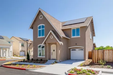 121 Alan Ln, Hollister, CA 95023