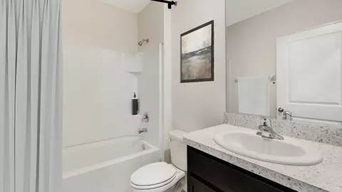 Bath - 4982 Eagle Rock Dr, Wimauma, FL 33598 photo 2 of 6