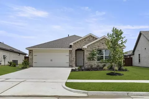 213 Wintergrass Dr, Waxahachie, TX 75165