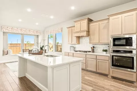Kitchen - 2006 Portrush Ln, Venus, TX 76084 photo 4 of 5