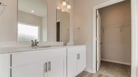 Bath - 8605 Tarsus Dr, Milton, FL 32583 photo 1 of 6