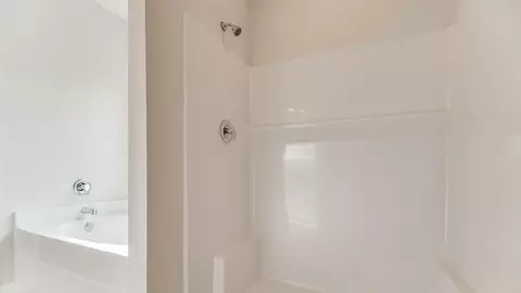 Bath - 8605 Tarsus Dr, Milton, FL 32583 photo 3 of 6