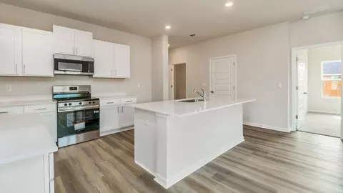 Kitchen - 8605 Tarsus Dr, Milton, FL 32583 photo 1 of 7