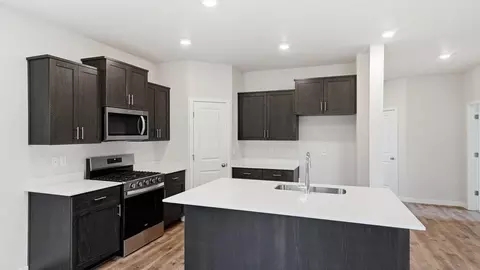 Kitchen - 21217 SE Pelee Dr, Bend, OR 97702 photo 2 of 6