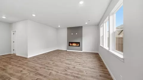 Living - 21217 SE Pelee Dr, Bend, OR 97702 photo 1 of 10