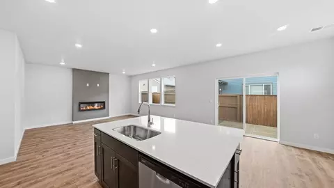 Living - 21217 SE Pelee Dr, Bend, OR 97702 photo 7 of 10