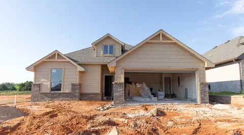 10364 SW 56th St, Mustang, OK 73064