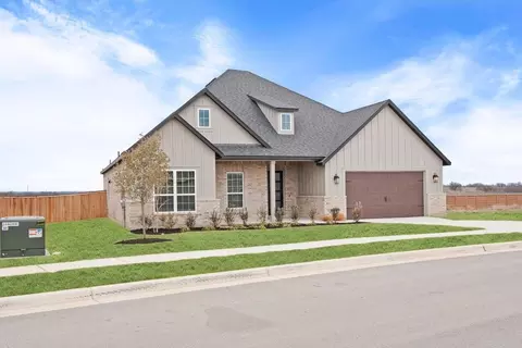108 E Luna Blue Ln, Jarrell, TX 76537
