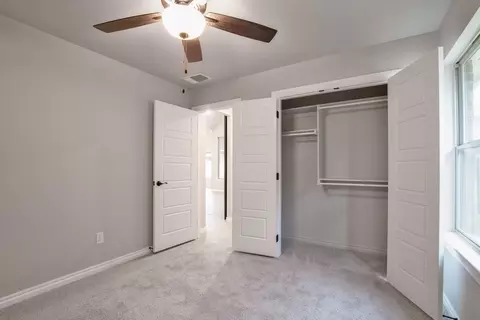 Bedroom - 932 Hydrangea Way, Edmond, OK 73034 photo 8 of 14