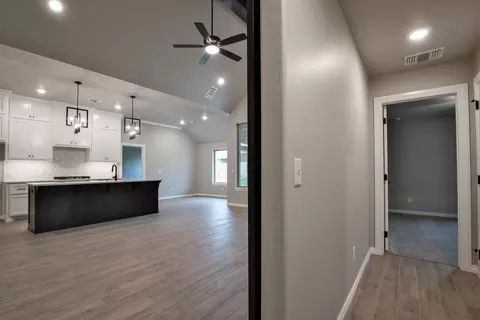 Entry Way - 932 Hydrangea Way, Edmond, OK 73034 photo 5 of 14