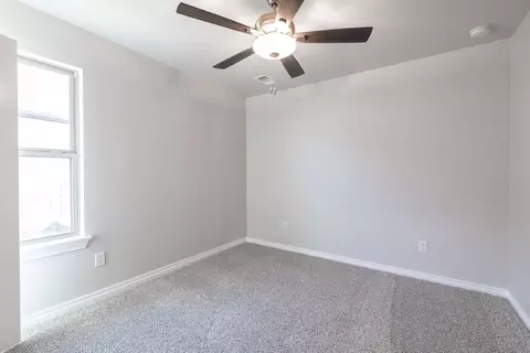 Bedroom - 932 Hydrangea Way, Edmond, OK 73034 photo 11 of 14