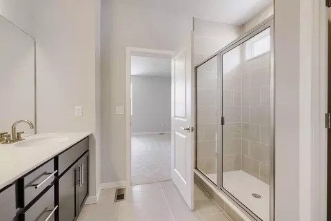 Bath - 46431 Heritage Ave, Bennett, CO 80102 photo 2 of 13