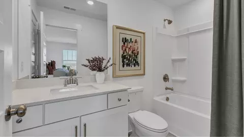 Bath - 3413 Dench Dr, Murfreesboro, TN 37130 photo 3 of 6