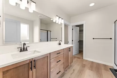 Bath - 405 Acadia St, Middleton, ID 83644 photo 1 of 3