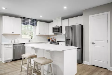 Kitchen - 141 Stonecrest Trl, Elyria, OH 44035 photo 1 of 2