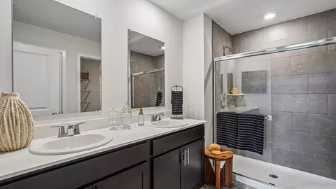 Bath - 8740 Basil Rd NW, Baltimore, OH 43105 photo 2 of 4