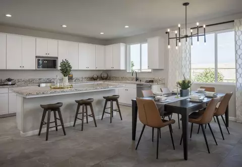 Kitchen - 611 Elkhorn Ave, Visalia, CA 93292 photo 6 of 9