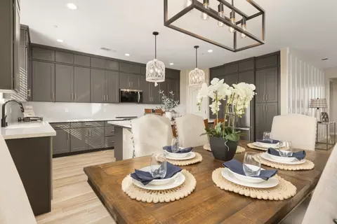 Dining - 611 Elkhorn Ave, Visalia, CA 93292 photo 1 of 1