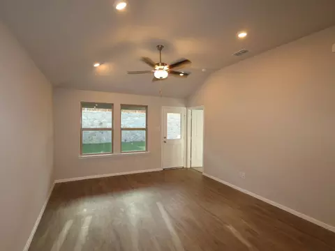 1256 Tallowwood Trl, Van Alstyne, TX 75495