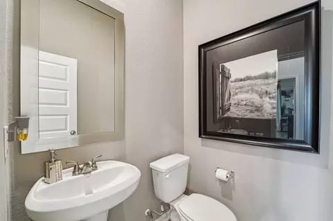 Bath - 11238 Katzer Pl, Converse, TX 78109 photo 1 of 7