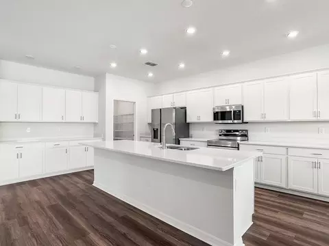 Kitchen - 16141 59th Ct E, Parrish, FL 34219 photo 1 of 6