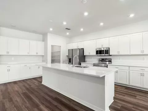 Kitchen - 16141 59th Ct E, Parrish, FL 34219 photo 1 of 7