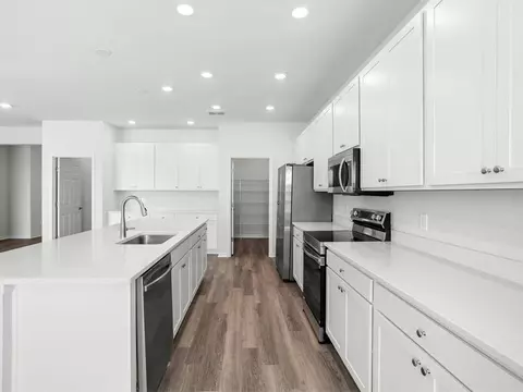 Kitchen - 16141 59th Ct E, Parrish, FL 34219 photo 4 of 7