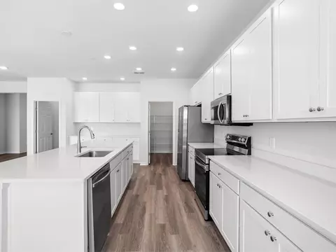 Kitchen - 16141 59th Ct E, Parrish, FL 34219 photo 2 of 6