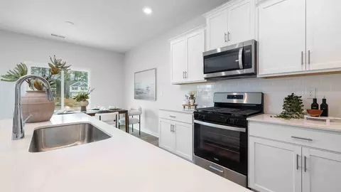 Kitchen - 541 Blackpool Ct, Monroe, NC 28112 photo 5 of 9