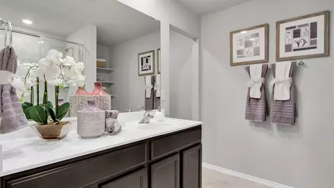 Bath - 1000 Crossvine Dr, Killeen, TX 76543 photo 2 of 4
