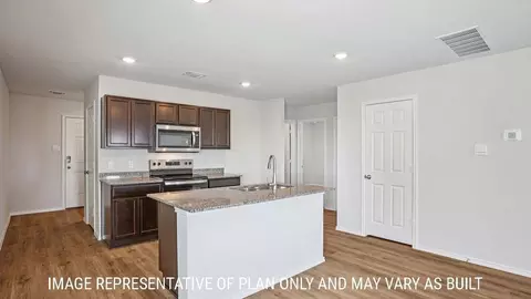 Kitchen - 1000 Crossvine Dr, Killeen, TX 76543 photo 1 of 7