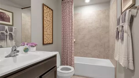 Bath - 1000 Crossvine Dr, Killeen, TX 76543 photo 4 of 4