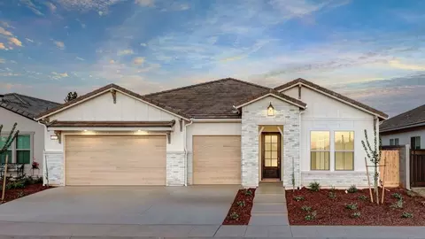 Exterior - 1687 N Blackwood Ave, Clovis, CA 93619 photo 1 of 7