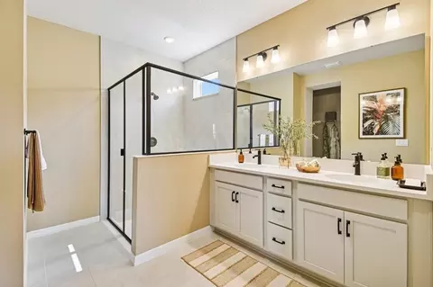 Bath - 5440 Knotty Oak St, Mount Dora, FL 32757 photo 1 of 1