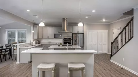 Kitchen - 107 Spencer Ct, Harmony, PA 16037 photo 7 of 8